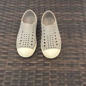 Native Jefferson shoes children size 11